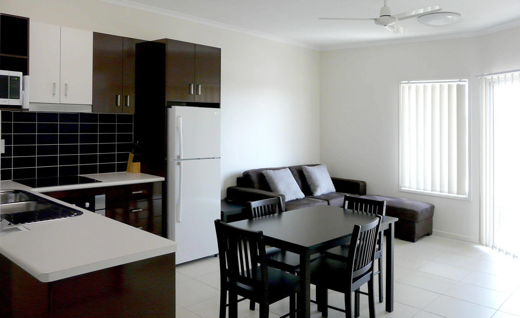 Monterey Apartments Moranbah Exterior photo